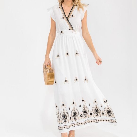 NWT Everlynn White Embroidered Viscose Maxi Dress Boho Resort Small Folk Art - Picture 5 of 14
